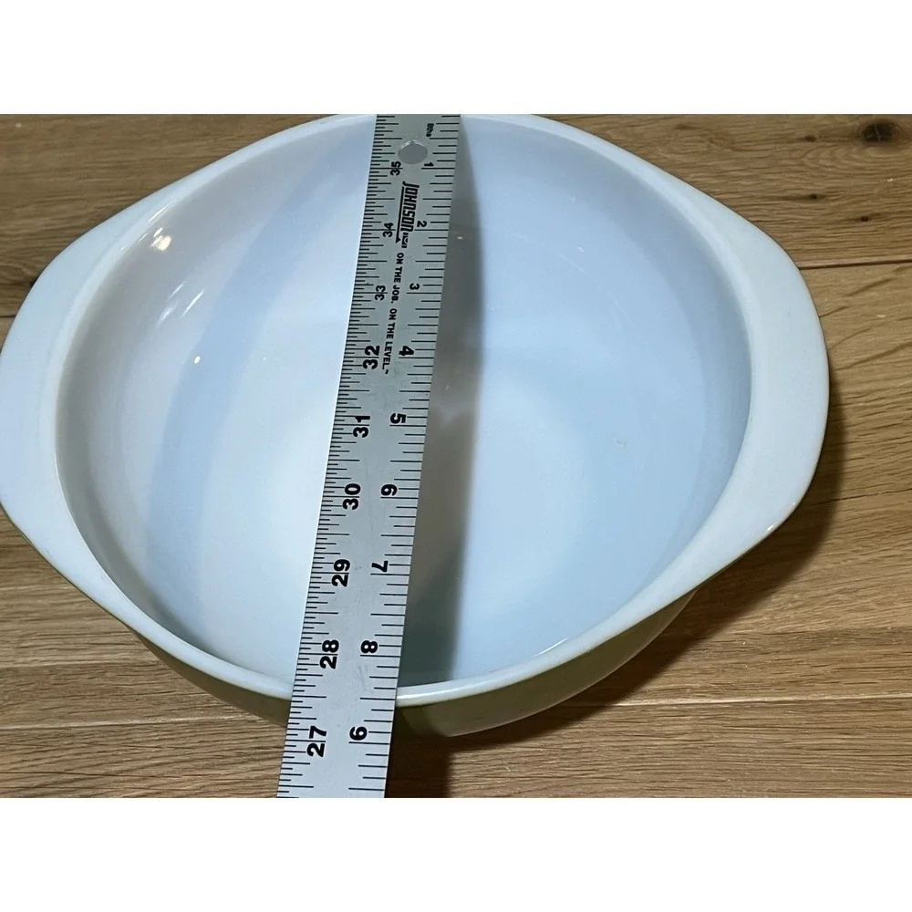 Pyrex 024 Avocado Green 2 Qt Round Casserole Baker Made USA Ovenware NO‎ LID